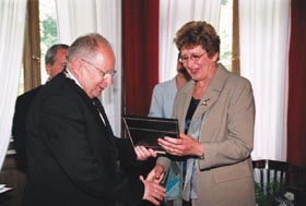 B01.JPG (19890 bytes)