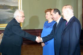 AR06.JPG (17568 bytes)