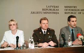 NATO.JPG (19368 bytes)