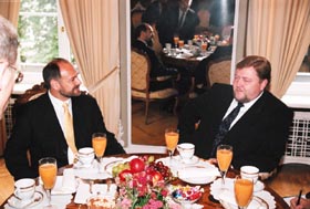 A2.JPG (27666 bytes)