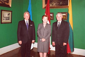 N06.JPG (20377 bytes)