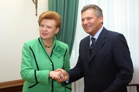 PR10.JPG (18487 bytes)