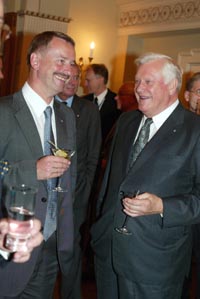 PUSDIENAS6.JPG (20550 bytes)