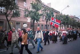 KL04.JPG (25211 bytes)