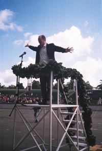 KL08.JPG (21222 bytes)