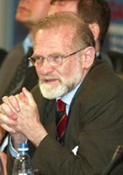 DISKUSIJA4.JPG (18200 bytes)