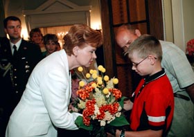 PUKES.JPG (25116 bytes)