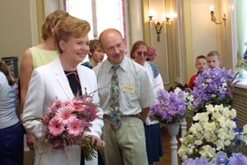 PUKES2.JPG (25413 bytes)