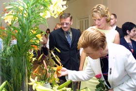 PUKES3.JPG (27931 bytes)