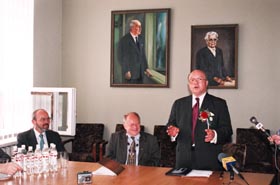 A05.JPG (20102 bytes)