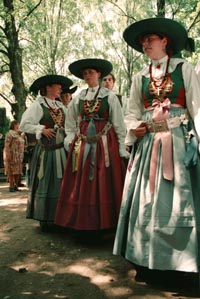 SUDMALAS1.JPG (30328 bytes)