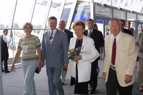 VIKE1.JPG (23281 bytes)