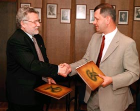 LIGUMS.JPG (21967 bytes)