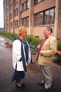 P12.JPG (23202 bytes)