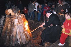 P18.JPG (19377 bytes)