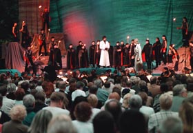 OPERA1.JPG (25807 bytes)