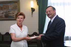 VEST1.JPG (17778 bytes)