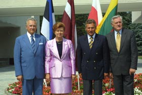 LIET5.JPG (23705 bytes)