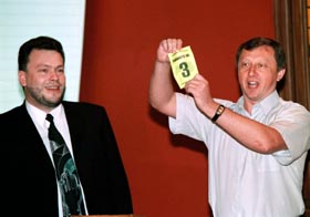 P11.JPG (19075 bytes)