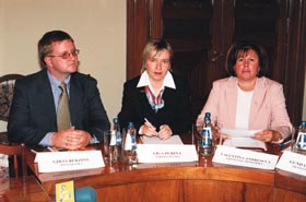 F2.JPG (22124 bytes)