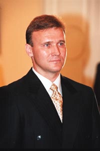 V02.JPG (15273 bytes)