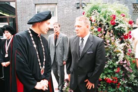 S01.JPG (29883 bytes)