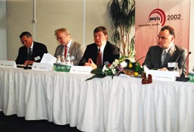 U02.JPG (21962 bytes)