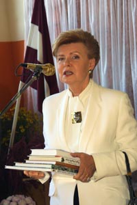 VIKE2.JPG (22161 bytes)