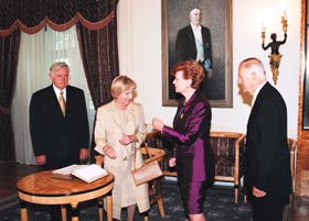 A03.JPG (25548 bytes)