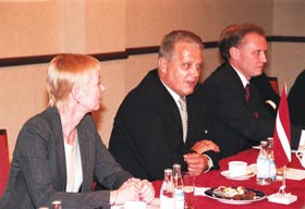 A15.JPG (21864 bytes)