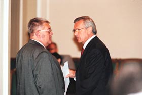 S03.JPG (16035 bytes)