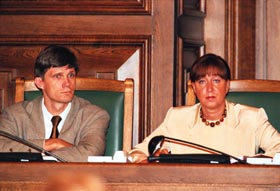 S04.JPG (23691 bytes)