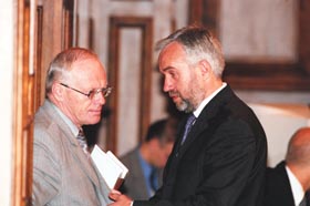 S05.JPG (19257 bytes)