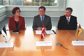 SAT.JPG (20193 bytes)