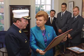 ANO08.JPG (21117 bytes)