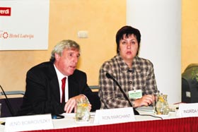 LA.JPG (20404 bytes)