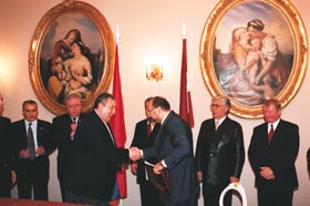 LIGUMS2.JPG (23514 bytes)