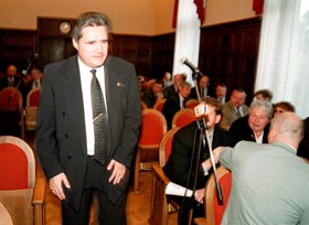 SLEINIS.JPG (23453 bytes)