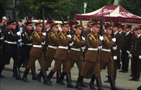 SAULI3.JPG (24504 bytes)