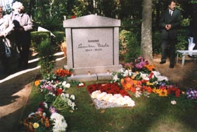 PRIEDE.JPG (22948 bytes)