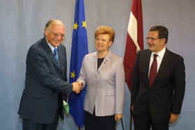 BEL1.JPG (32278 bytes)