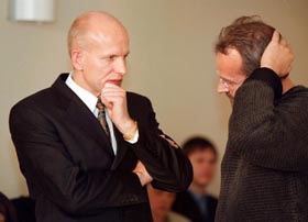 V4.JPG (13437 bytes)