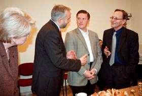 V9.JPG (17735 bytes)