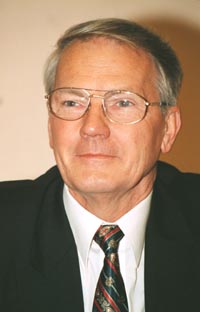 KNETS1.JPG (17305 bytes)