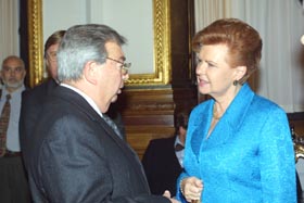 VIKE9.JPG (20863 bytes)