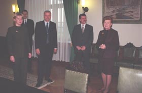 P07.JPG (15608 bytes)