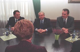 P09.JPG (17226 bytes)