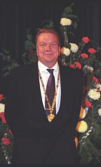 R06.JPG (17542 bytes)