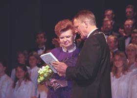 R07.JPG (16774 bytes)