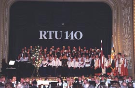 R08.JPG (22735 bytes)